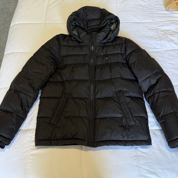 Tommy Hilfiger Men's Black Hooded Puffer Jacket